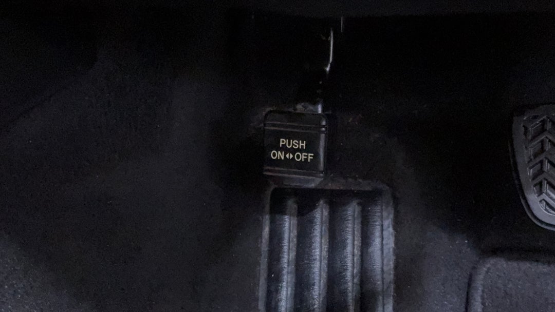 2017 Toyota Camry Rz S.e., Automatic, 47431 km, Handbrake