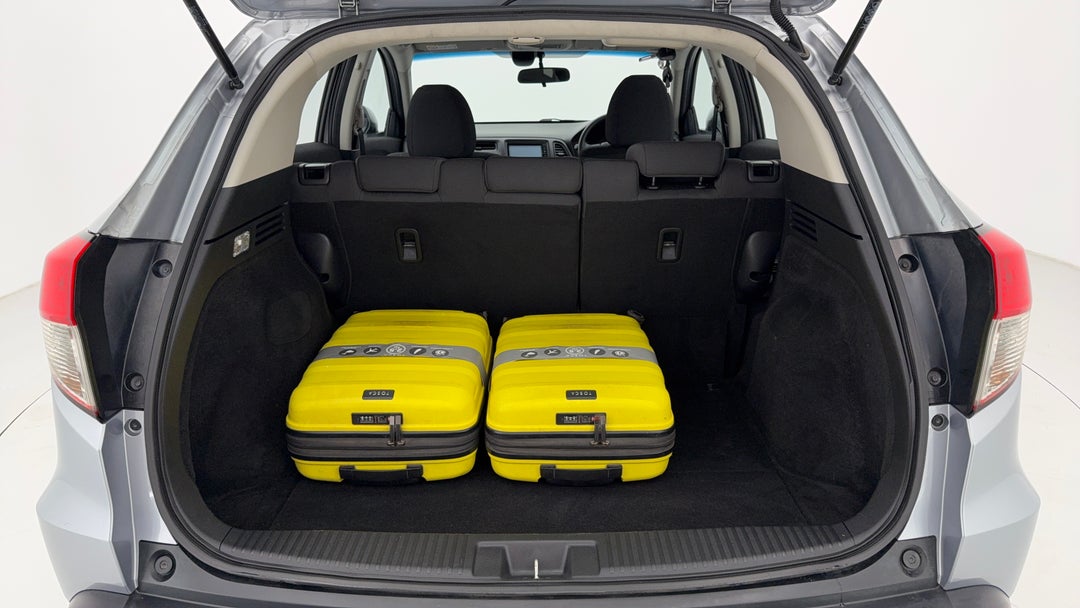 2018 Honda HR-V Vti, Automatic, 65408 km, Boot Inside View with Luggage