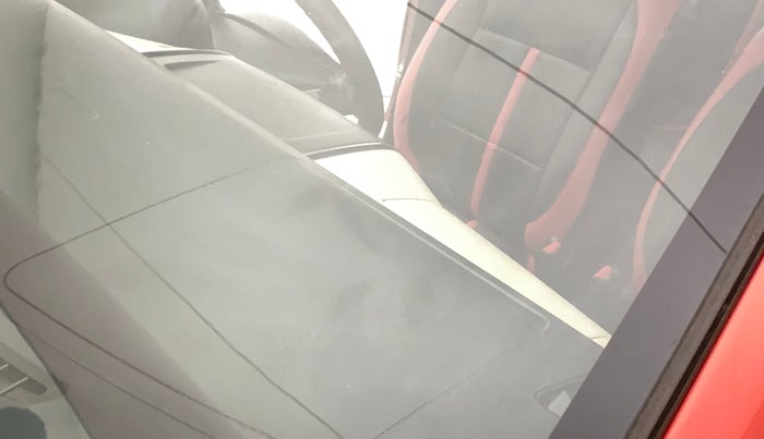 2017 Maruti Wagon R 1.0 VXI, Petrol, Manual, 49,036 km, Front windshield - Minor spot on windshield