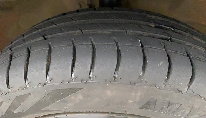 2017 Maruti Wagon R 1.0 VXI, Petrol, Manual, 49,036 km, Right Front Tyre Tread