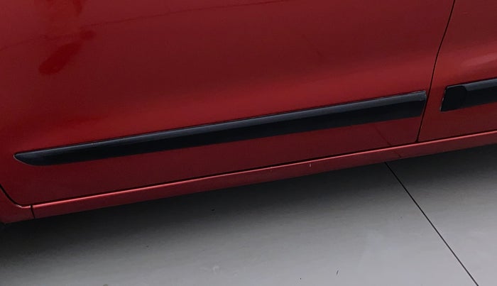 2017 Maruti Wagon R 1.0 VXI, Petrol, Manual, 49,036 km, Left running board - Minor scratches