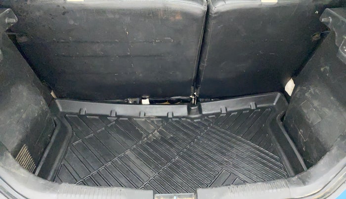 2017 Maruti IGNIS ZETA 1.2 AMT DUAL TONE, Petrol, Automatic, 29,406 km, Dicky (Boot door) - Parcel tray missing