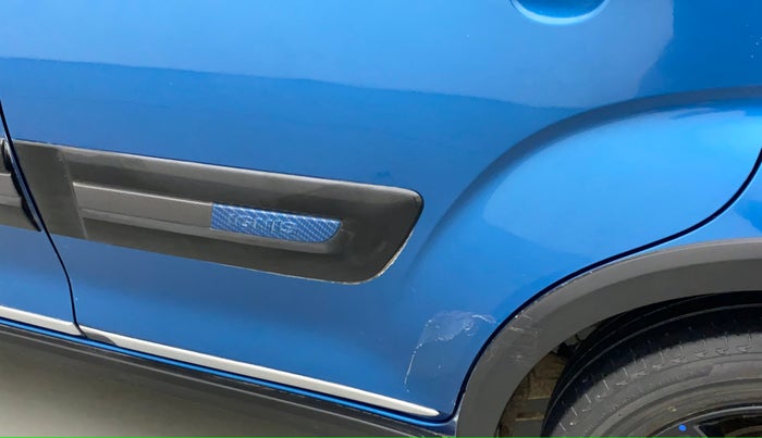 2017 Maruti IGNIS ZETA 1.2 AMT DUAL TONE, Petrol, Automatic, 29,406 km, Rear left door - Minor scratches