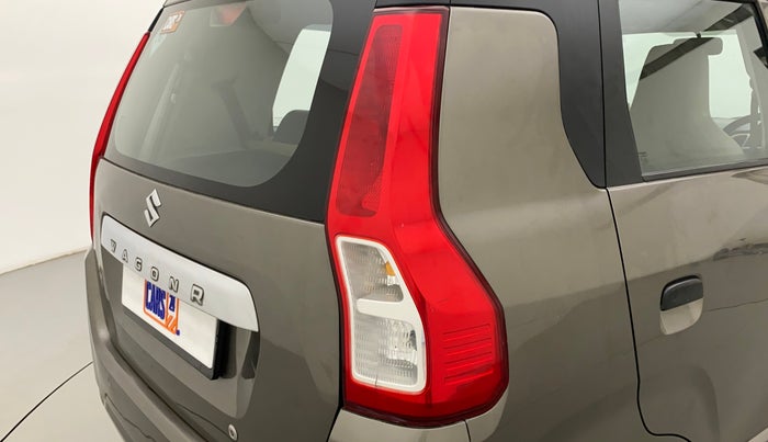 2019 Maruti New Wagon-R LXI CNG 1.0, CNG, Manual, 71,919 km, Right tail light - < 2 inches,no. = 2