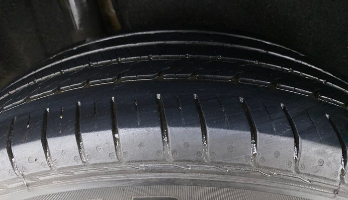 2018 Maruti Vitara Brezza VDI, Diesel, Manual, 72,106 km, Right Rear Tyre Tread