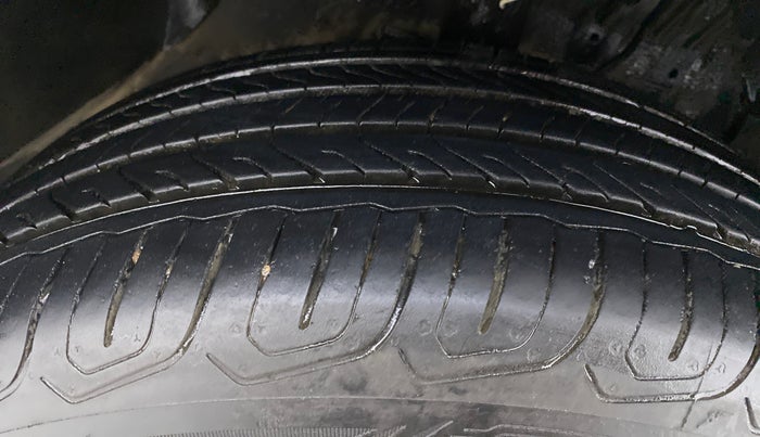 2018 Maruti Vitara Brezza VDI, Diesel, Manual, 72,106 km, Right Front Tyre Tread