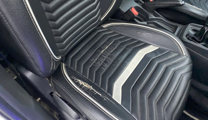 2018 Maruti Vitara Brezza VDI, Diesel, Manual, 72,106 km, Driver seat - Cover slightly torn