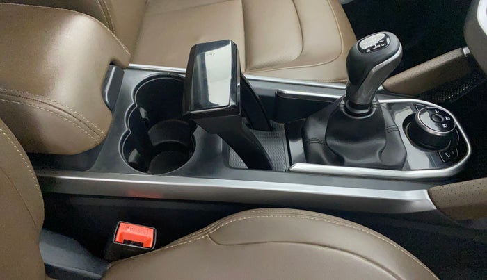2019 Tata Harrier XZ 2.0L, Diesel, Manual, 91,109 km, Gear Lever