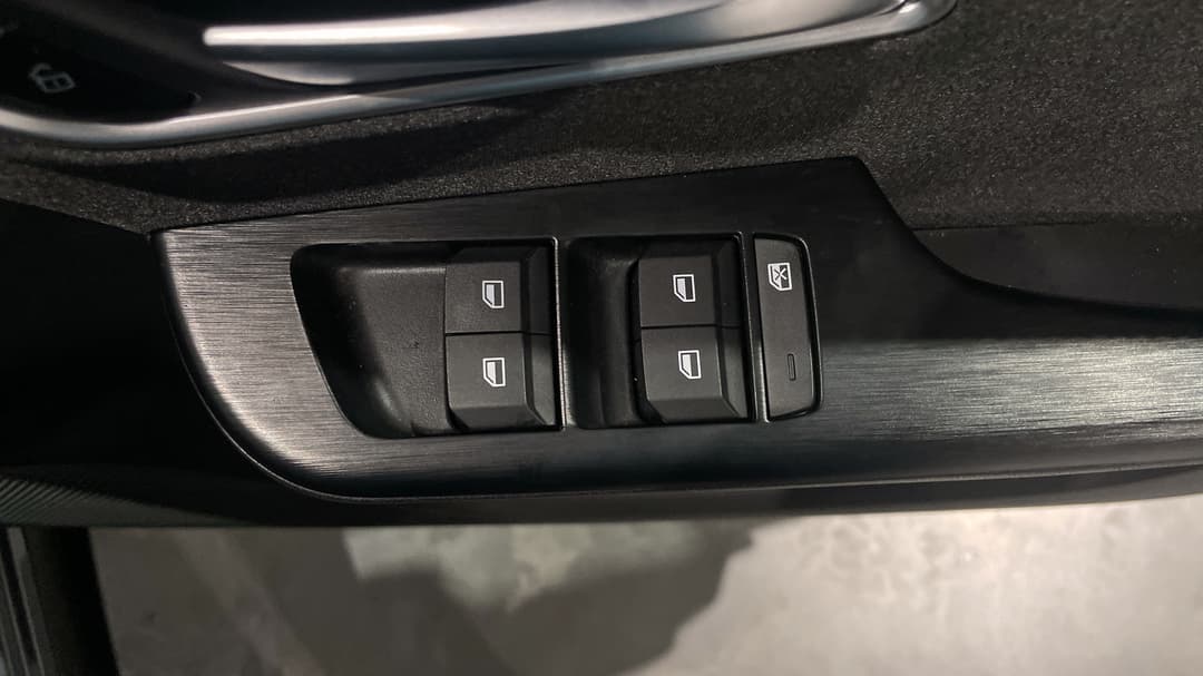 2024 MG ZS Hybrid+ Excite, Automatic, 11241 km, Drivers Side Door Panel Controls