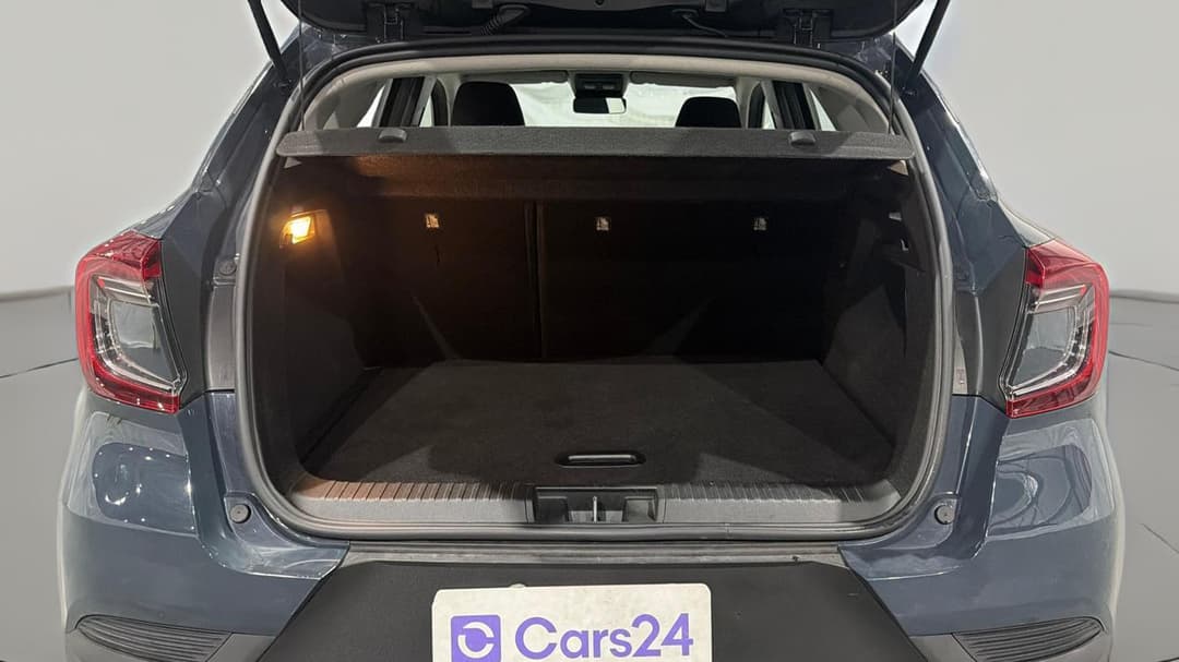 2022 Renault Captur Life, Automatic, 48350 km, Boot Inside View