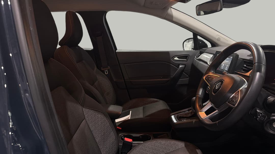 2022 Renault Captur Life, Automatic, 48350 km, Right Side Front Door Cabin View