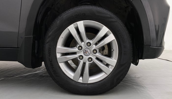 2017 Maruti Vitara Brezza ZDI, Diesel, Manual, 1,80,438 km, Right Front Tyre