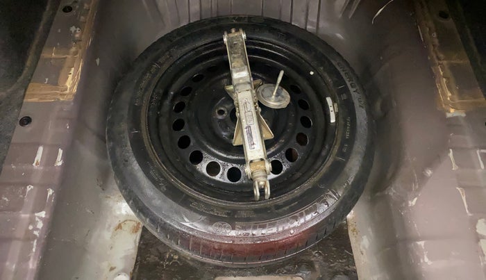 2016 Honda City 1.5L I-VTEC V MT, Petrol, Manual, 66,864 km, Dicky (Boot door) - Tool missing