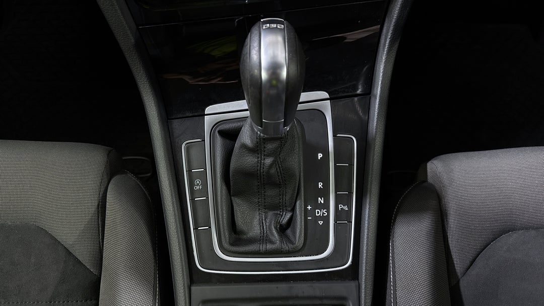 2013 Volkswagen Golf 103 Tsi Highline, Automatic, 108499 km, Gear Lever 