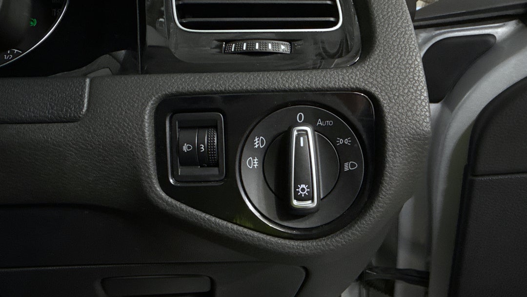 2013 Volkswagen Golf 103 Tsi Highline, Automatic, 108499 km, Utility Switches/Buttons