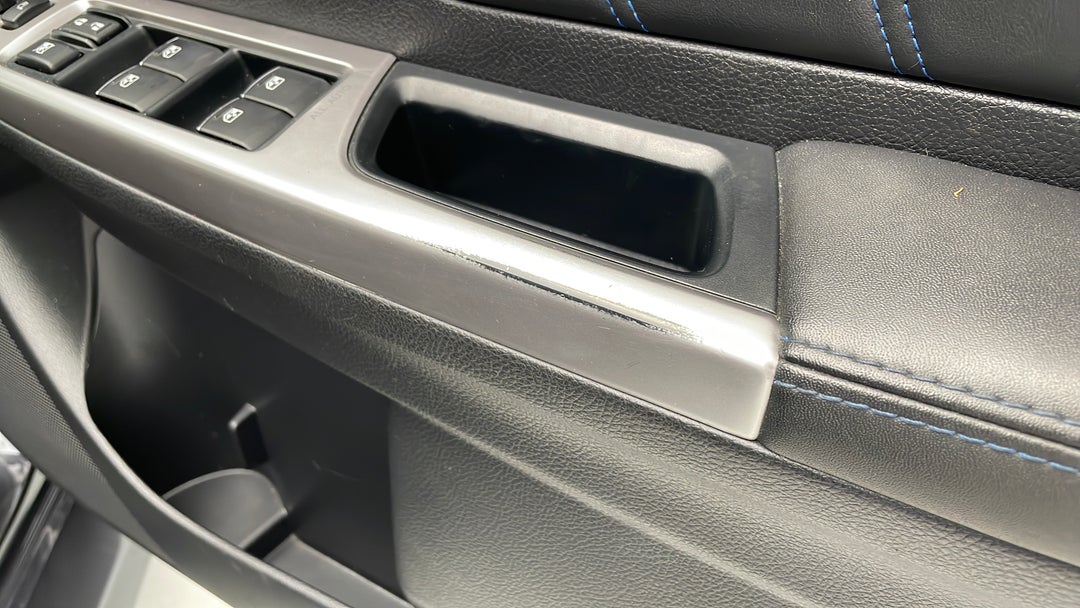 Doors Front RHS Lining broken / damaged