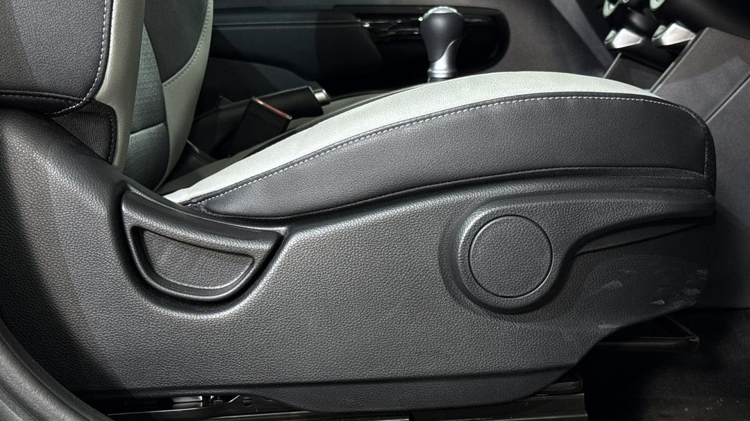 2025 Kia Picanto Gt Line (pe2), Manual, 438 km, Drivers Side Adjustment Panel