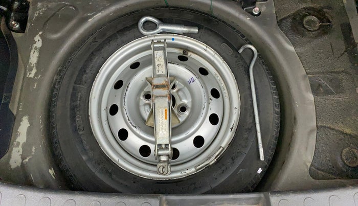 2010 Maruti Ritz LXI, Petrol, Manual, 1,22,580 km, Spare Tyre