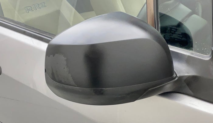 2010 Maruti Ritz LXI, Petrol, Manual, 1,22,580 km, Right rear-view mirror - Cover has minor damage