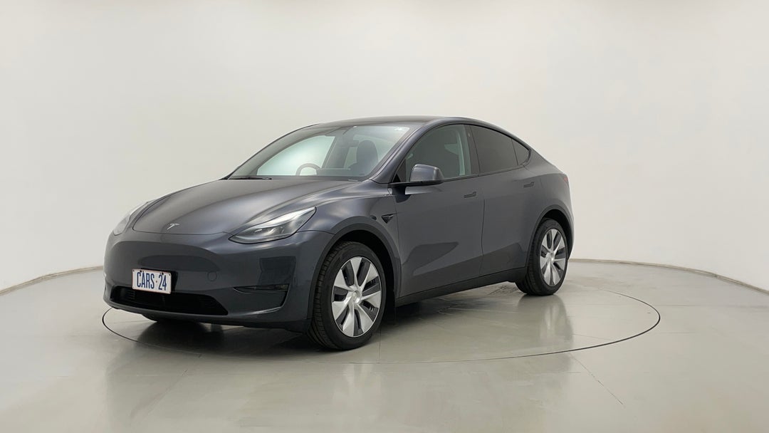 2023 Tesla Model Y Long Range, Automatic, 29105 km, Left Front Diagonal (45- Degree) View