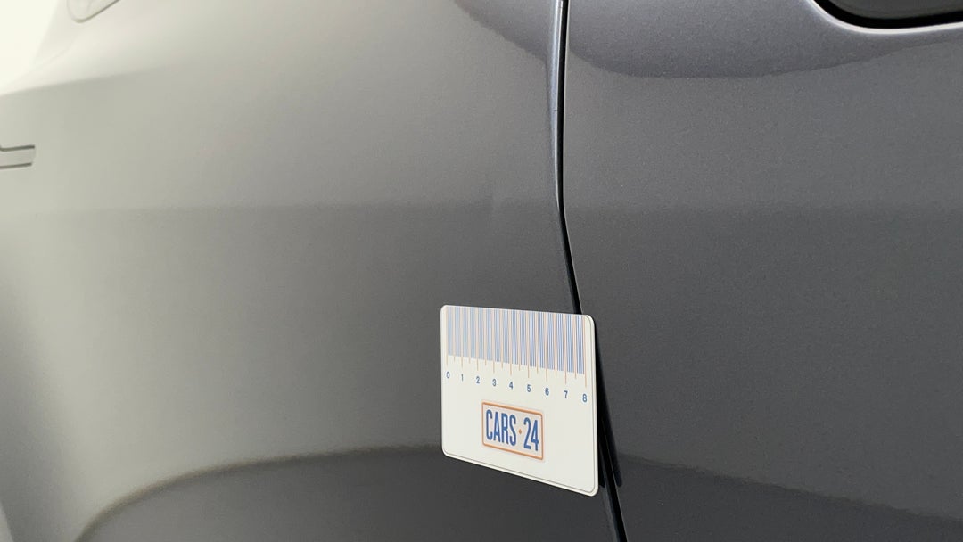 2023 Tesla Model Y Long Range, Automatic, 29105 km, Doors Front RHS Dent