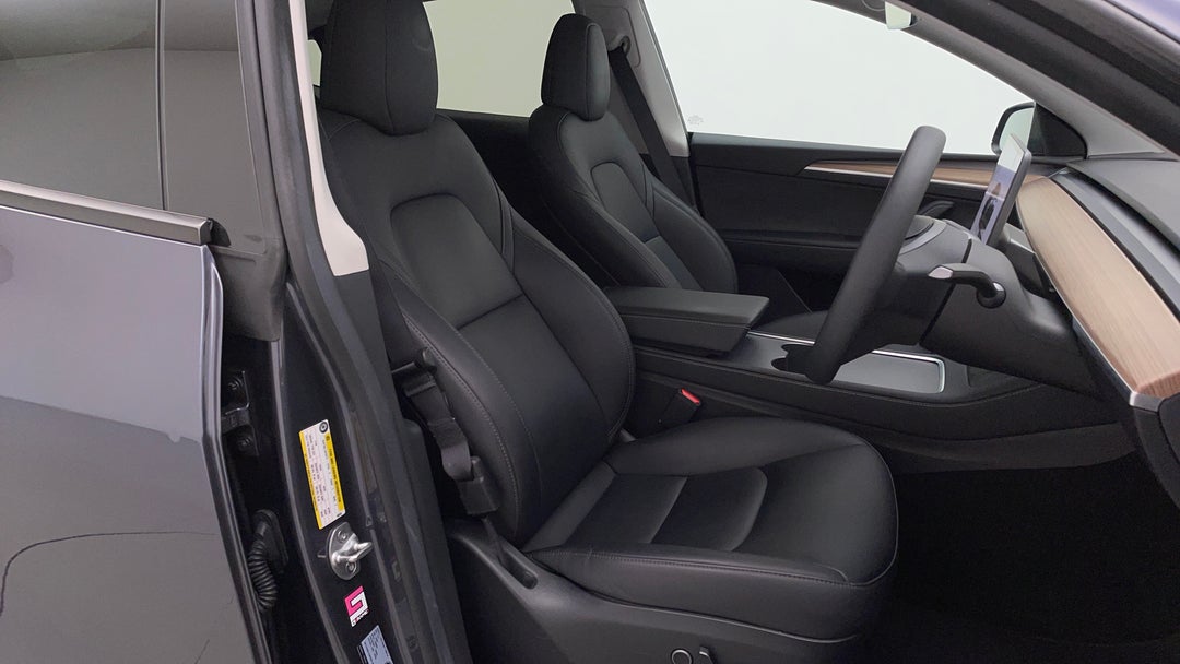 2023 Tesla Model Y Long Range, Automatic, 29105 km, Right Side Front Door Cabin View
