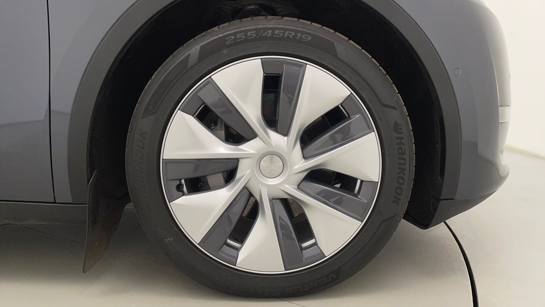 2023 Tesla Model Y Long Range, Automatic, 29105 km, Right Front Wheel