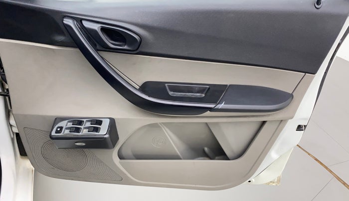 2018 Tata Tiago XE PETROL, Petrol, Manual, 41,920 km, Driver Side Door Panels Control