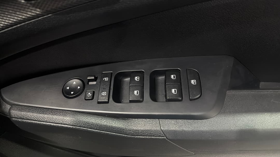 2024 Kia Sportage S (FWD), Automatic, 20109 km, Drivers Side Door Panel Controls