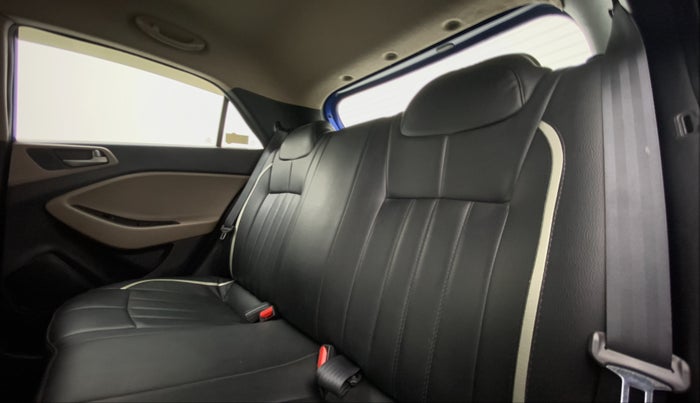 2015 Hyundai Elite i20 SPORTZ (O) 1.2, Petrol, Manual, 40,821 km, Right Side Rear Door Cabin