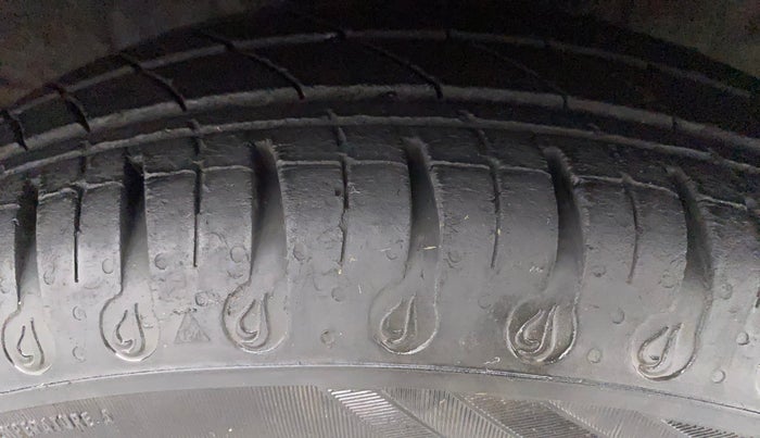 2021 Datsun Redi Go A, Petrol, Manual, 24,077 km, Right Front Tyre Tread
