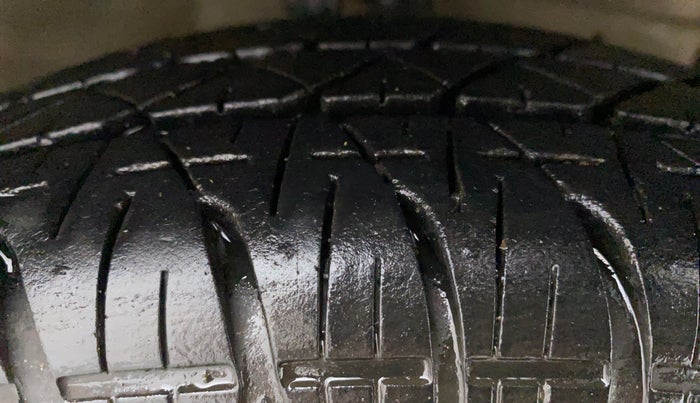 2012 Maruti Swift VDI, Diesel, Manual, 1,14,656 km, Right Front Tyre Tread