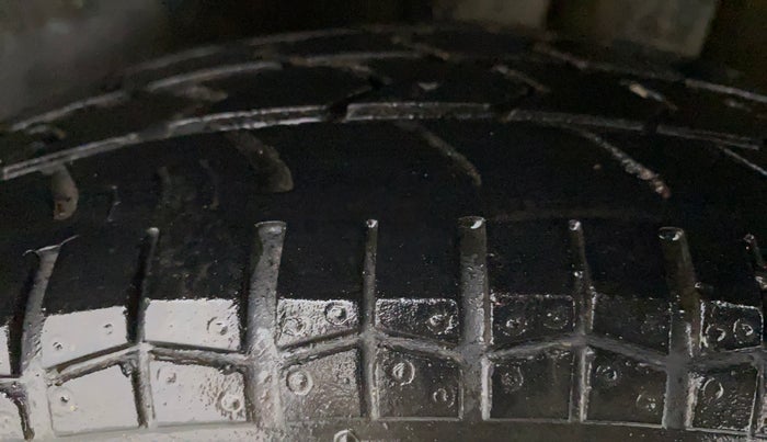 2012 Maruti Swift VDI, Diesel, Manual, 1,14,656 km, Left Rear Tyre Tread