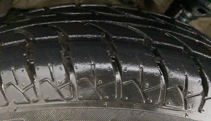 2013 Maruti Wagon R 1.0 LXI CNG, CNG, Manual, 48,587 km, Right Rear Tyre Tread