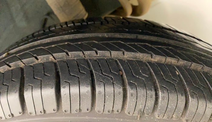 2014 Datsun Go T, Petrol, Manual, 20,866 km, Left Rear Tyre Tread