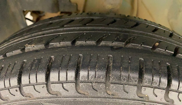 2014 Datsun Go T, Petrol, Manual, 20,866 km, Left Front Tyre Tread