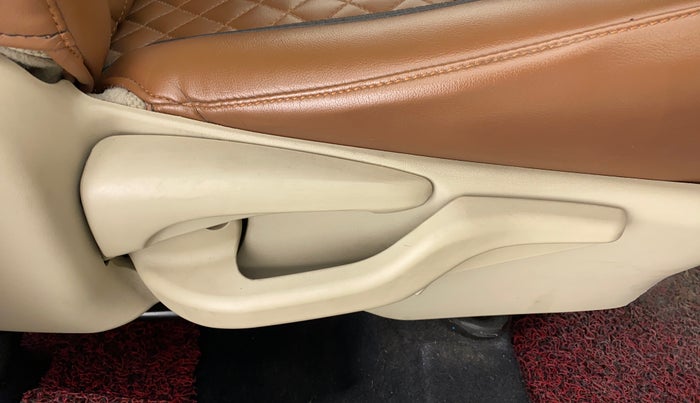 2018 Toyota Etios GD, Diesel, Manual, 37,414 km, Driver Side Adjustment Panel