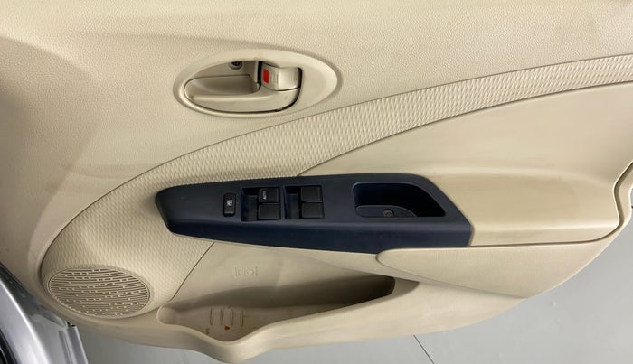 2018 Toyota Etios GD, Diesel, Manual, 37,414 km, Driver Side Door Panels Control