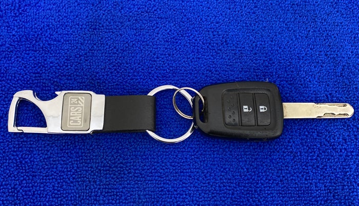 2015 Honda Jazz 1.2 SV MT, Petrol, Manual, 27,732 km, Key Close Up