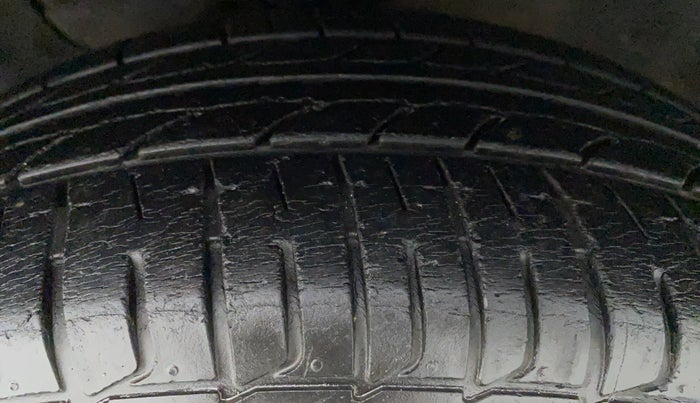 2016 Hyundai Elite i20 MAGNA 1.2, Petrol, Manual, 42,101 km, Left Rear Tyre Tread