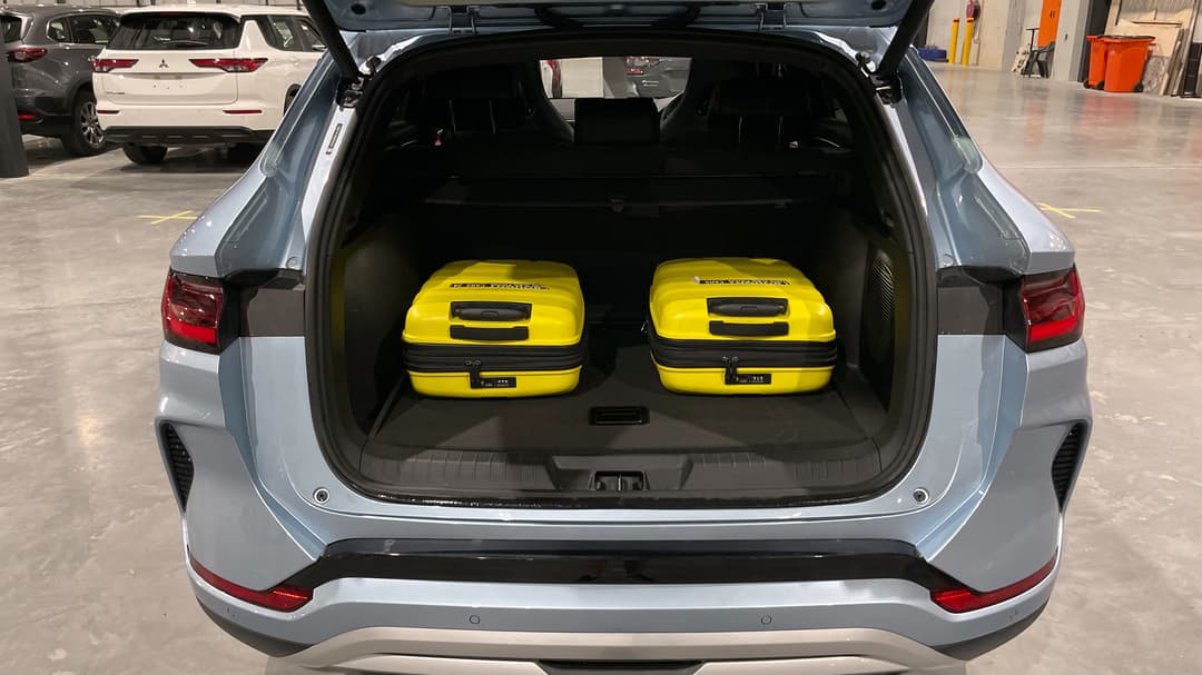 2024 Byd Sealion 6 Dynamic, Automatic, 25831 km, Boot Inside View with Luggage