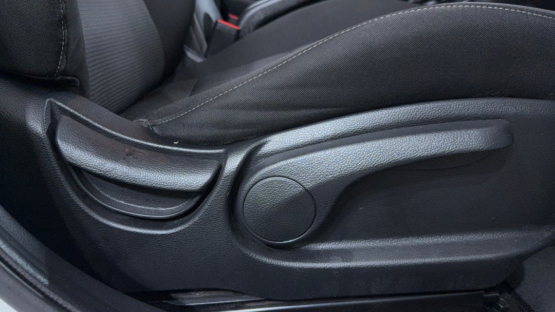2017 Kia Cerato S, Automatic, 164616 km, Drivers Side Adjustment Panel
