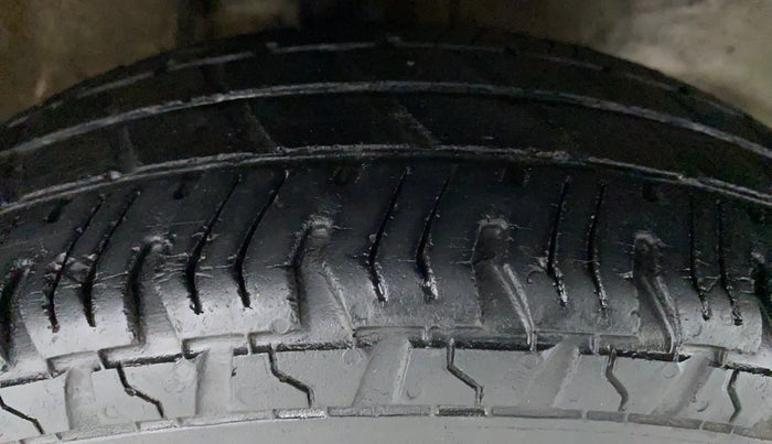 2016 Maruti Alto 800 VXI, Petrol, Manual, 46,118 km, Left Front Tyre Tread
