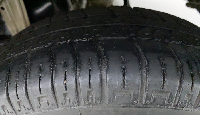 2016 Maruti Alto 800 VXI, Petrol, Manual, 46,118 km, Left Rear Tyre Tread