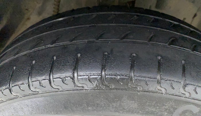 2016 Datsun Go Plus T, Petrol, Manual, 68,905 km, Right Front Tyre Tread