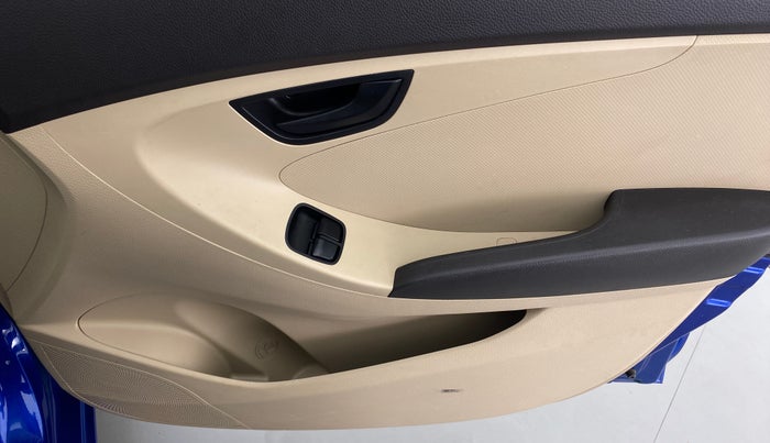 2016 Hyundai Eon ERA PLUS, Petrol, Manual, 34,961 km, Driver Side Door Panels Control