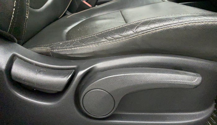 2016 Hyundai Creta 1.6 SX (O) CRDI, Diesel, Manual, 86,720 km, Driver Side Adjustment Panel
