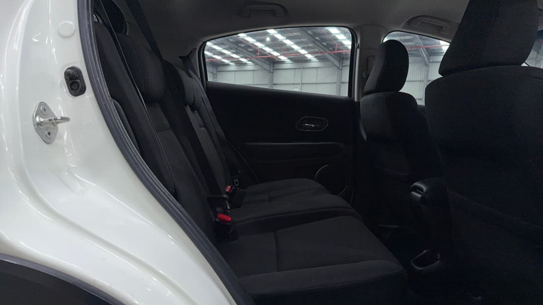 2017 Honda HR-V Vti-s, Automatic, 127893 km, Right Side Rear Door Cabin View