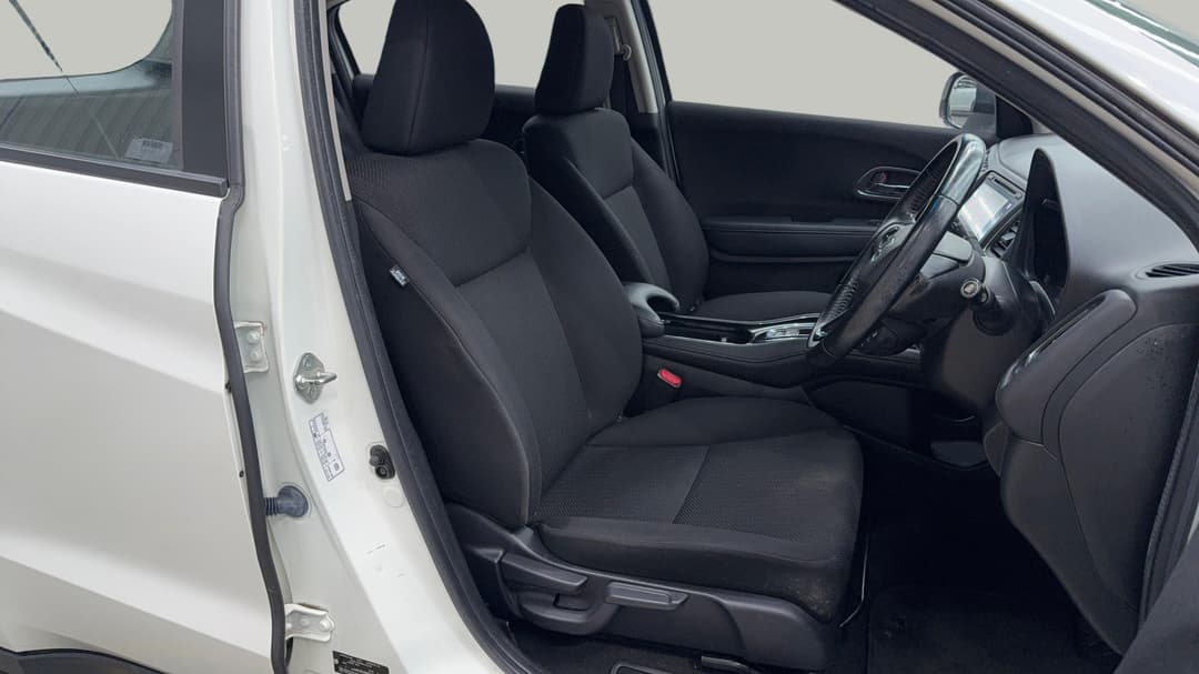 2017 Honda HR-V Vti-s, Automatic, 127893 km, Right Side Front Door Cabin View