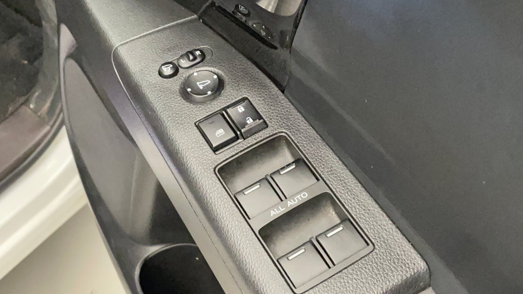 2018 Honda Odyssey Vti-l, Automatic, 143824 km, Drivers Side Door Panel Controls